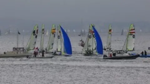 C罗情绪爆发离场！利雅得胜利与对手战平，冠军征程遭遇挑战